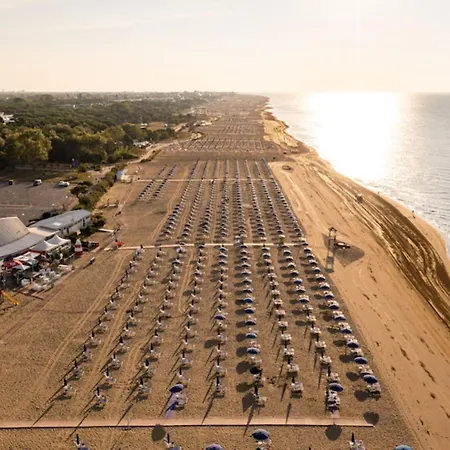 Three Bedroom Close To The Sea Apartment Bibione