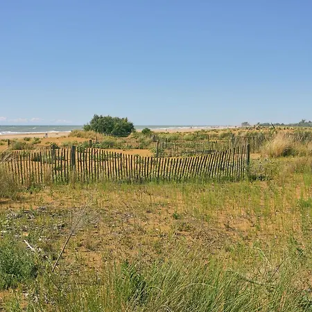 Lägenhet Three Bedroom Close To The Sea