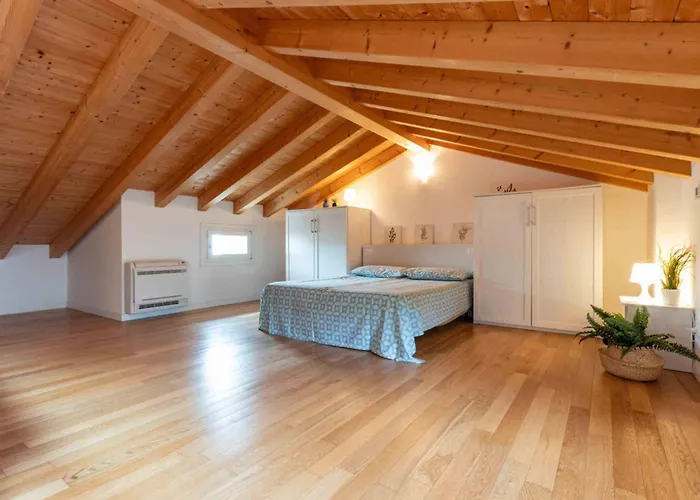 Lejlighed Three Bedroom Close To The Sea *