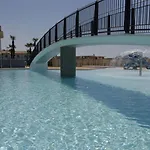 Three Bedroom Close To The Sea Apartment