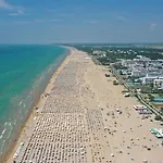 Apartment Three Bedroom Close To The Sea