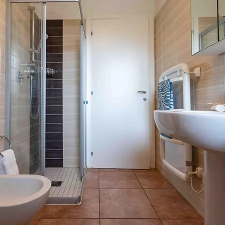 Three Bedroom Close To The Sea Appartement