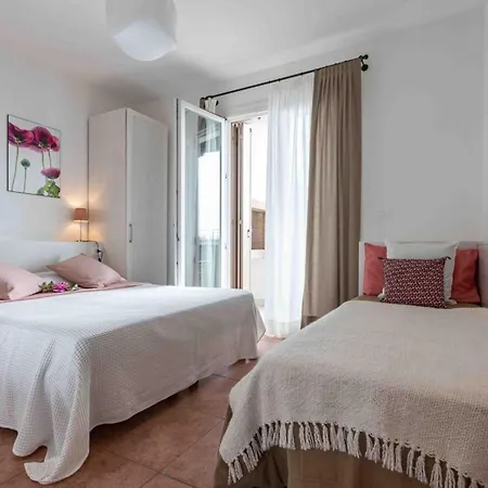 Appartement Three Bedroom Close To The Sea