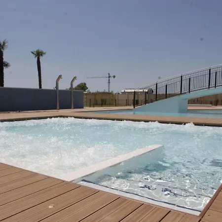 Three Bedroom Close To The Sea Appartement *