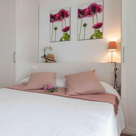 Appartamento Three Bedroom Close To The Sea