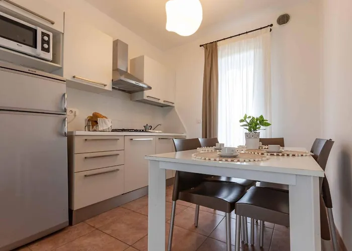 Three Bedroom Close To The Sea *