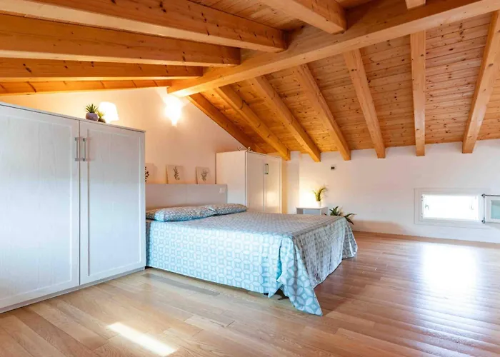 Appartamento Three Bedroom Close To The Sea